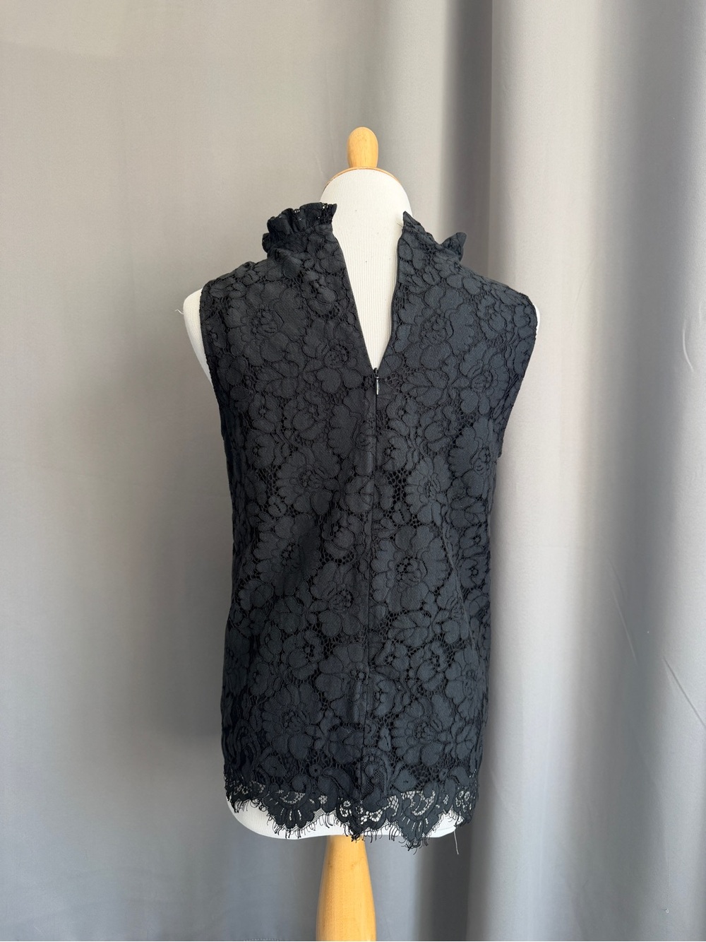 Ann Taylor Black Lace Sleeveless Blouse - Picture 11 of 14